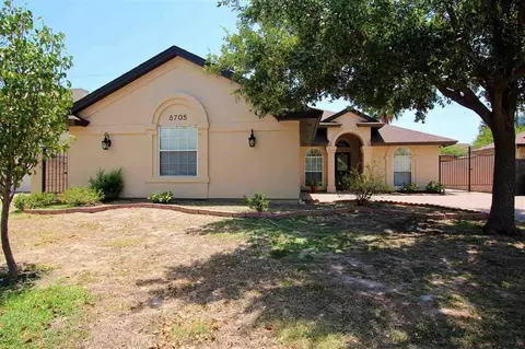 8705 Liberty Lp, Laredo, TX 78045 photo 1