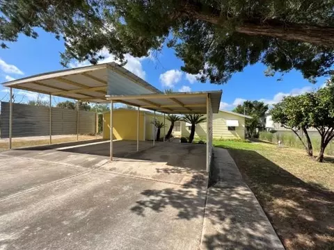 5117 Siesta Ln, Zapata, TX 78076