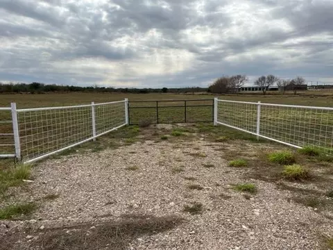 3300 S Us Hwy 83, Zapata, TX 78046