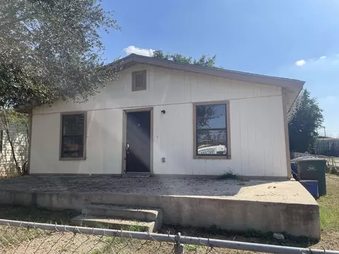 3017 Pine St, Laredo, TX 78046 photo 1