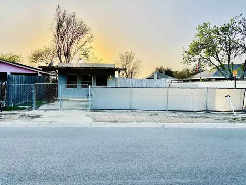 3310 E Fiesta Lp, Laredo, TX 78043 photo 1