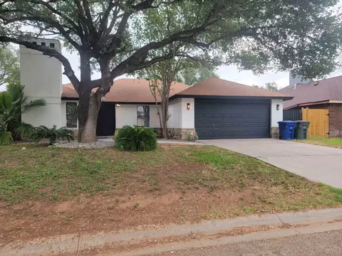 1624 Eagle Crest Lp, Laredo, TX 78045 photo 1
