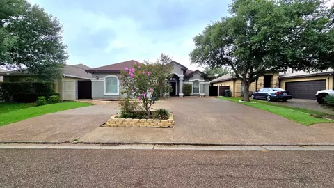 2060 Lima Lp, Laredo, TX 78045 photo 1