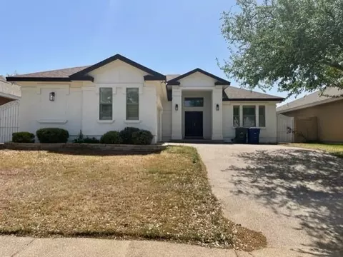 2065 Lima Lp, Laredo, TX 78045 photo 1