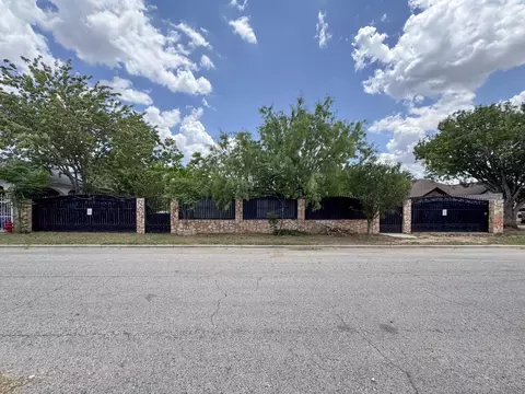 417 419 Badajoz Ln, Laredo, TX 78046 photo 1