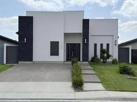 1709 Calvillo Dr, Laredo, TX 78046 photo 1