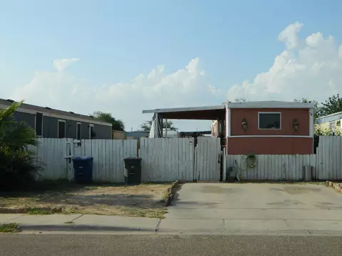 650 Buckeye Dr, Laredo, TX 78046 photo 1
