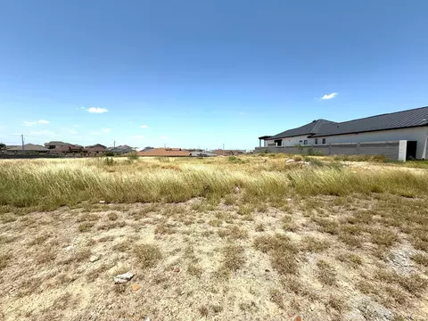 70 Finca Loop, Laredo, TX 78045 photo 12