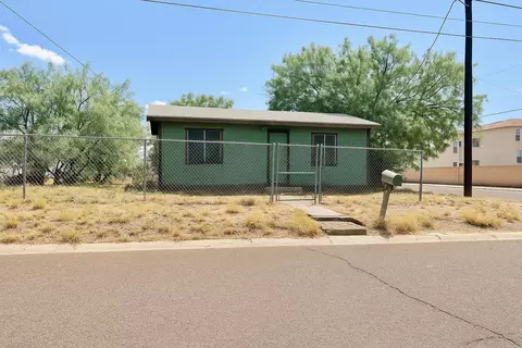 1801 Willow St, Laredo, TX 78043 photo 1