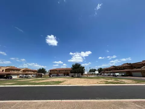 707 St James Dr, Laredo, TX 78041