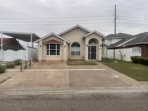 8741 Augusta Lp, Laredo, TX 78045 photo 1
