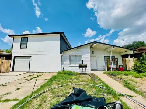 206 Sevilla Lp, Laredo, TX 78043 photo 1