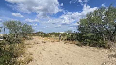 16867 N Us Hwy 83, Laredo, TX 99999