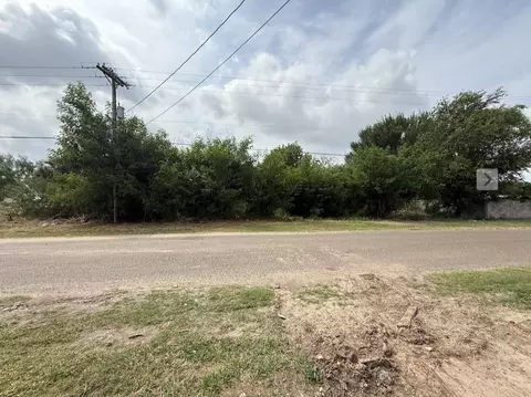 1313 13th St, Zapata, TX 78076