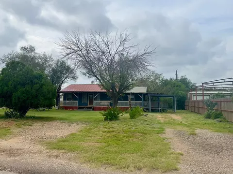 87 Mobile Dr La Salle Dr, Cotulla, TX 78014 photo 1