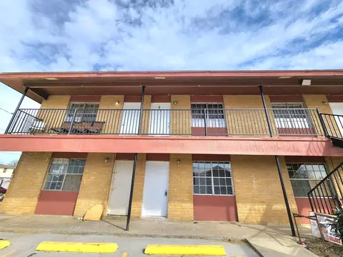 1001 Reynolds St #5, Laredo, TX 78041