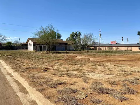 1106 E Fm 468, Cotulla, TX 78014