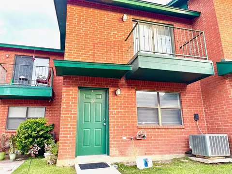 8915 Mcpherson Rd #22C, Laredo, TX 78045
