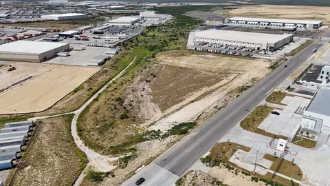 1145 Reuthinger Pkwy, Laredo, TX 99999