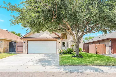 11126 Entrada Lp, Laredo, TX 78045 photo 1