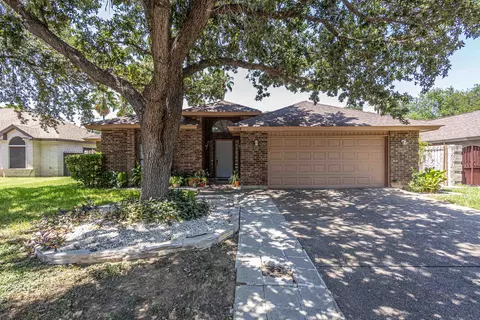 1128 Quail Hollow Lp, Laredo, TX 78045