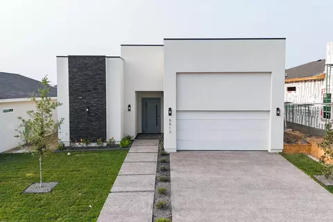 5513 Raven Dr, Laredo, TX 78046