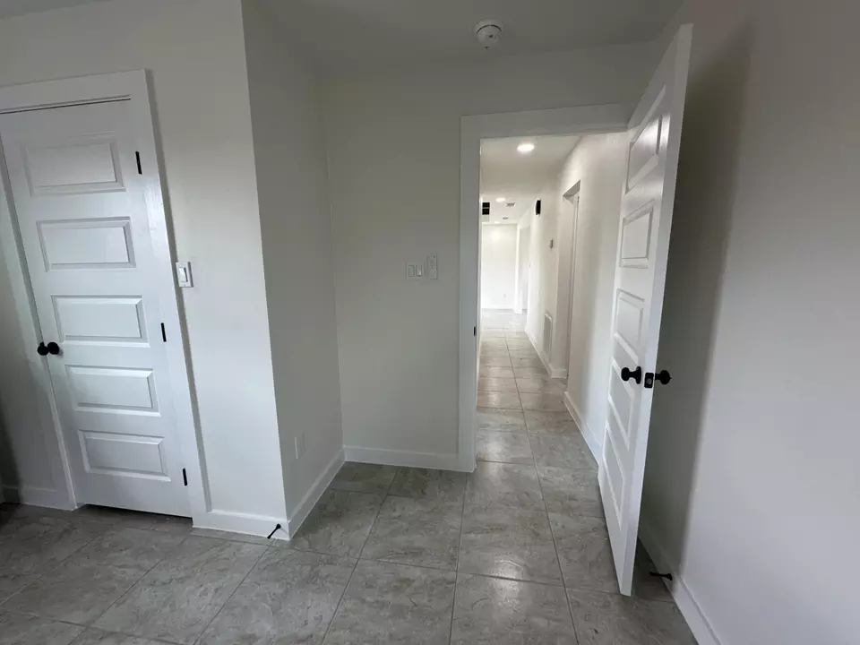 Entry Way - 4640 Monterrey Lp, Laredo, TX 78041 photo 2 of 2