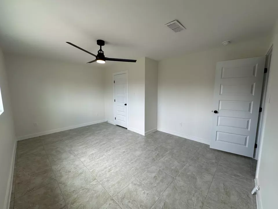 Bedroom - 4640 Monterrey Lp, Laredo, TX 78041 photo 2 of 3