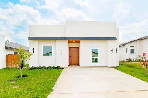 131 Faith Dr, Laredo, TX 78043