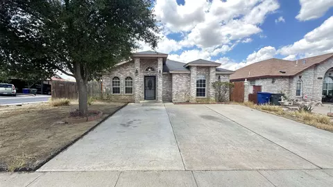 1028 Merrimack Lp, Laredo, TX 78046