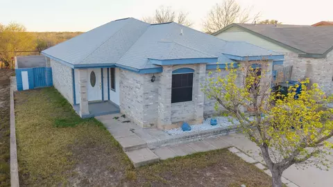 725 Baretta Ct, Laredo, TX 78043