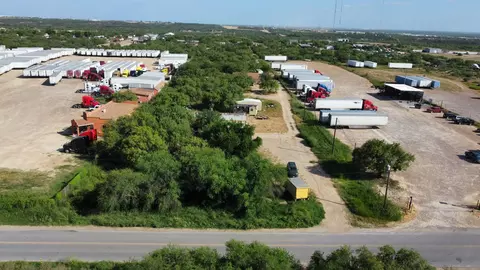 757 Rancho Penitas Rd, Laredo, TX 78045