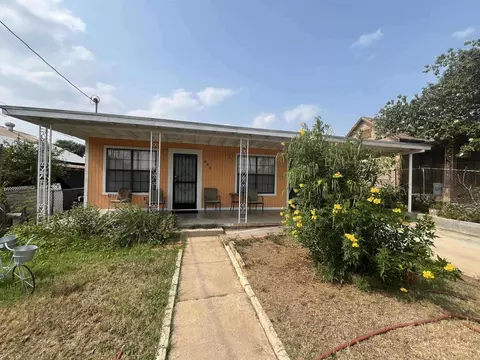 408 Galveston St, Laredo, TX 78040