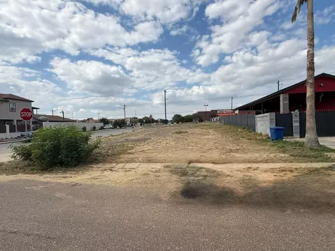 4518 Fall Dr, Laredo, TX 78046 photo 1
