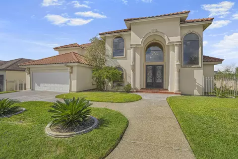 202 Lake Powell Dr, Laredo, TX 78041