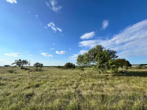 3037 N Us Highway 83, Zapata, TX 78076