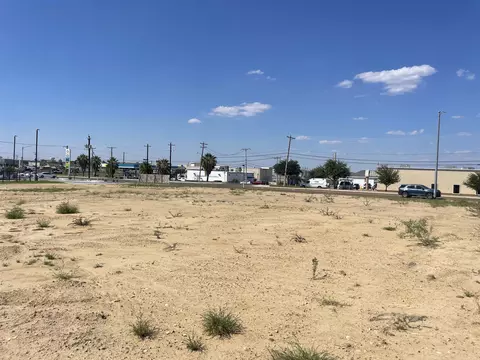 920 Galeria Dr, Laredo, TX 78043