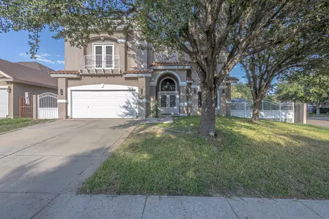 10601 Porfirio Dr, Laredo, TX 78045