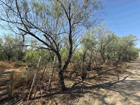 Ih-35, Cotulla, TX 78014 photo 2