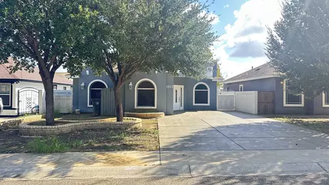 1511 Texoma St, Laredo, TX 78046