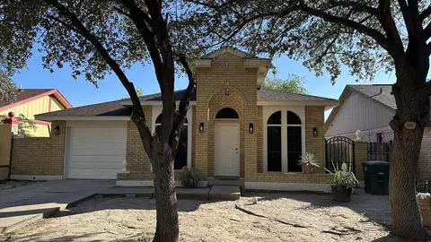 156 Lynn Lp, Laredo, TX 78045 photo 1