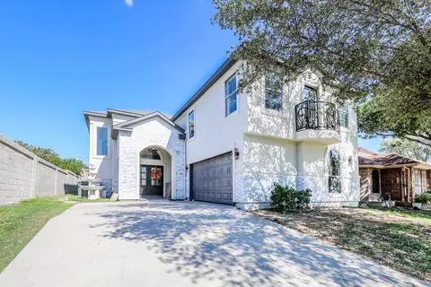 129 North Ave, Laredo, TX 78045