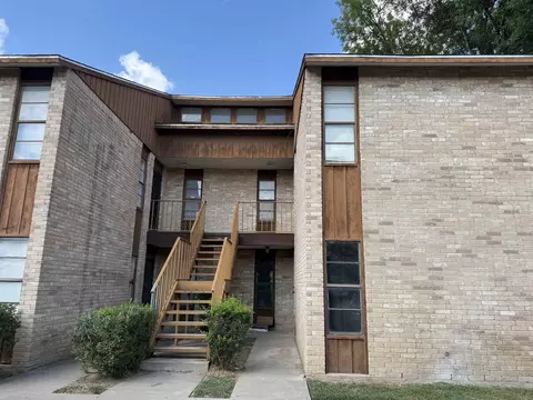 100 Hillside Rd #218, Laredo, TX 78041