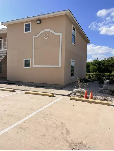 Exterior - 391 Riverside Dr #10, Eagle Pass, TX 78852 photo 4 of 6