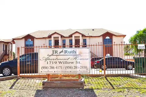 1719 Willow St, Laredo, TX 78043