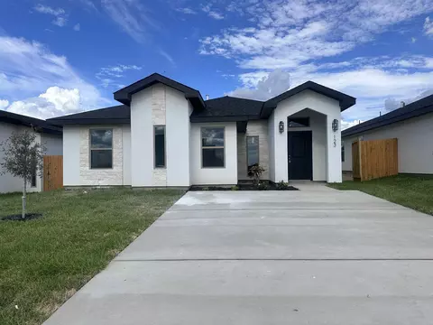 123 Faith Dr, Laredo, TX 78043