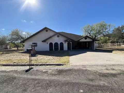 1205 W Harald, Hebbronville, TX 78361