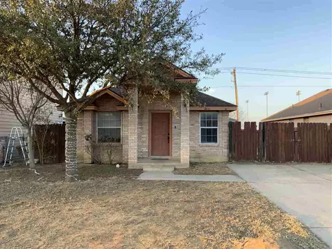 2630 Comal Lp, Laredo, TX 78046 photo 1