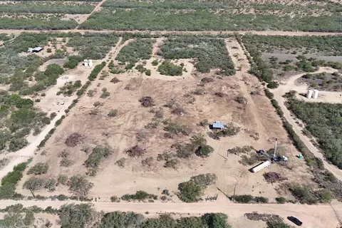 630 Los Huisaches Rd, Laredo, TX 78045