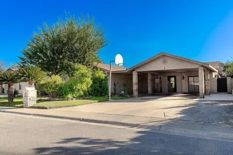 209 Gumwood Ln, Laredo, TX 78041